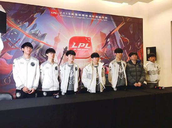 利用速度突 利用速度突