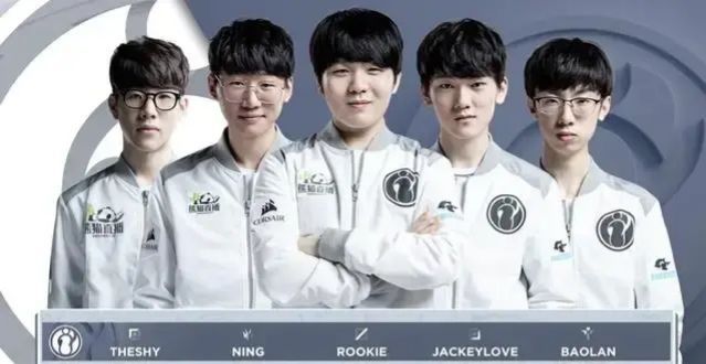 从而彰显了 从而彰显了